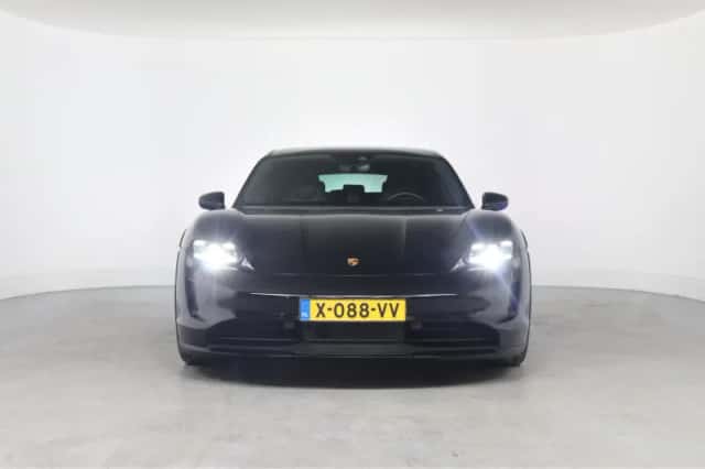 Porsche Taycan (2022) thumbnail 13