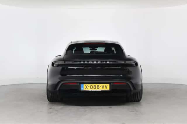 Porsche Taycan (2022) thumbnail 15