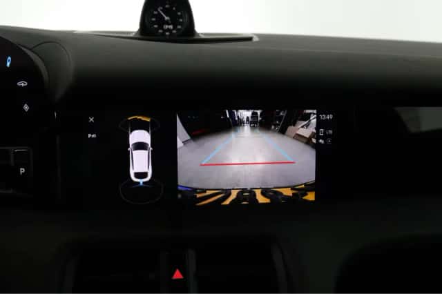 Porsche Taycan (2022) thumbnail 18