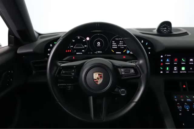 Porsche Taycan (2022) thumbnail 38