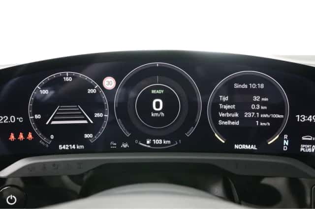 Porsche Taycan (2022) thumbnail 46