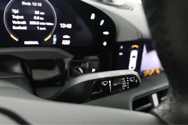 Porsche Taycan (2022) thumbnail 47
