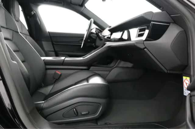 Porsche Taycan (2022) thumbnail 65