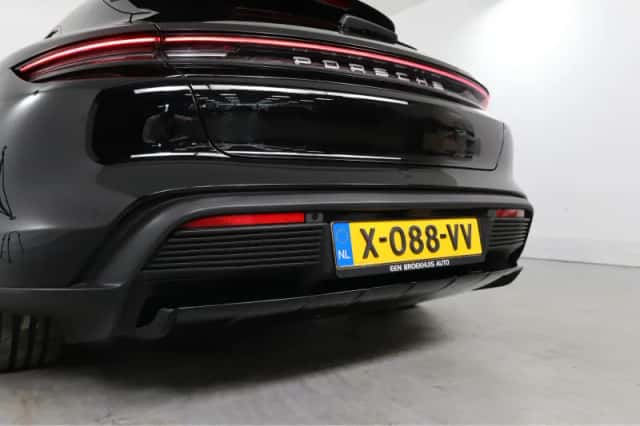 Porsche Taycan (2022) thumbnail 66