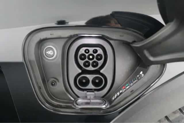 Porsche Taycan (2022) thumbnail 71