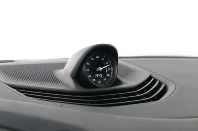 Porsche Taycan (2022) thumbnail 10