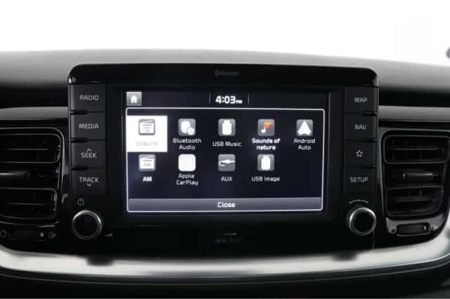 Kia Stonic (2018) thumbnail 17