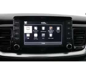 Kia Stonic (2018) thumbnail 17