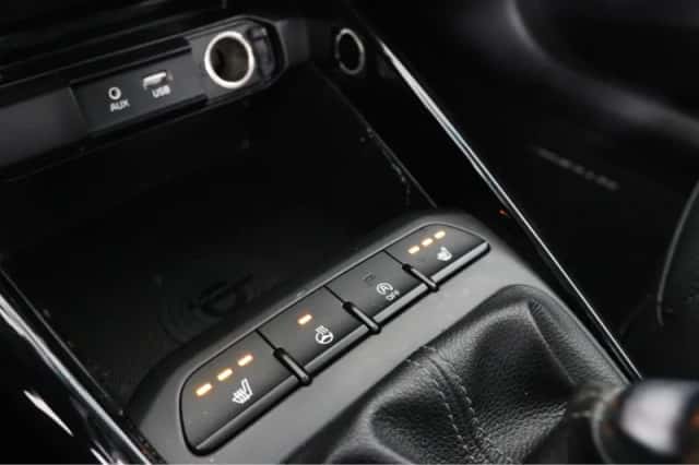 Kia Stonic (2018) thumbnail 20