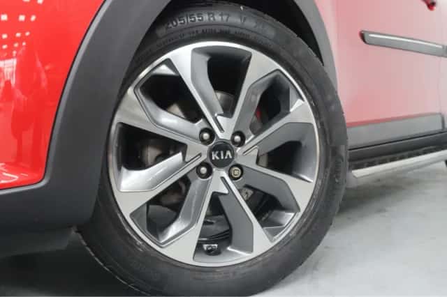 Kia Stonic (2018) thumbnail 21