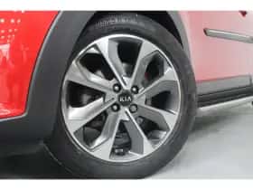 Kia Stonic (2018) thumbnail 21
