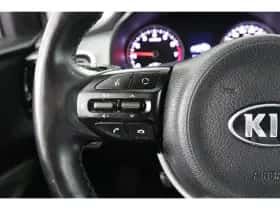 Kia Stonic (2018) thumbnail 24