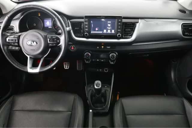 Kia Stonic (2018) thumbnail 4