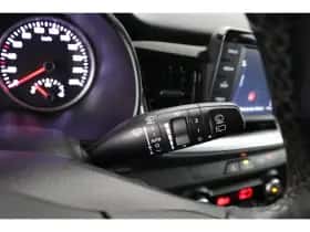 Kia Stonic (2018) thumbnail 35