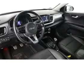 Kia Stonic (2018) thumbnail 5