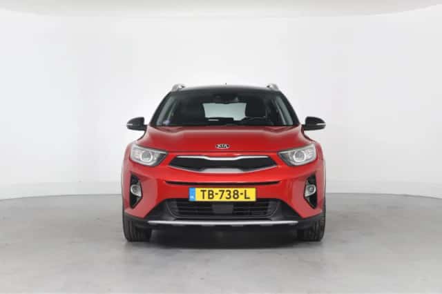 Kia Stonic (2018) thumbnail 8