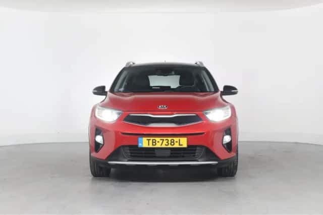 Kia Stonic (2018) thumbnail 9