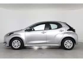 Toyota Yaris (2023) thumbnail 2