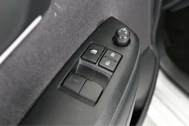 Toyota Yaris (2023) thumbnail 34