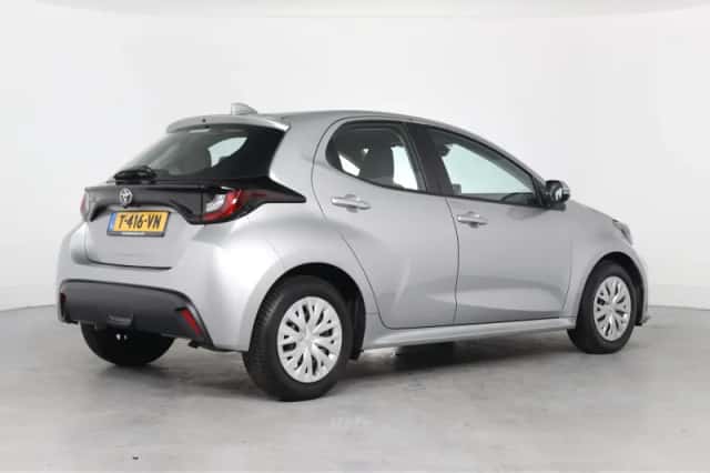 Toyota Yaris (2023) thumbnail 8