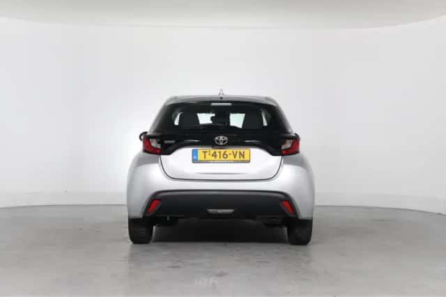 Toyota Yaris (2023) thumbnail 9