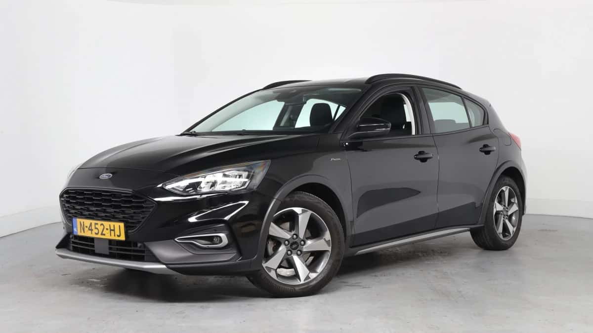 Ford Focus (2021) — foto 1