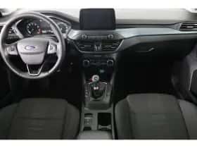 Ford Focus (2021) thumbnail 3