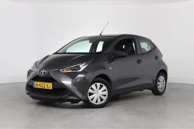 Toyota Aygo (2022) thumbnail 1