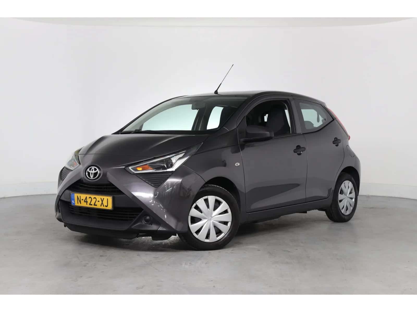 Toyota Aygo (2022) — foto 1