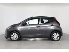Toyota Aygo (2022) thumbnail 2