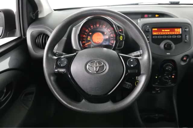 Toyota Aygo (2022) thumbnail 17