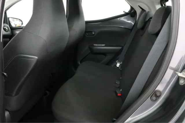 Toyota Aygo (2022) thumbnail 20