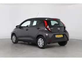 Toyota Aygo (2022) thumbnail 3
