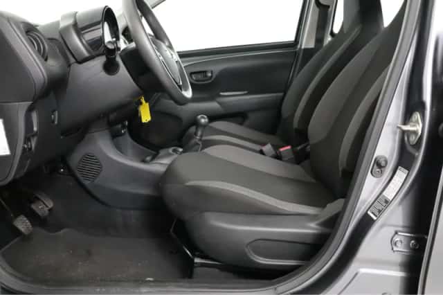 Toyota Aygo (2022) thumbnail 24