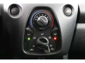 Toyota Aygo (2022) thumbnail 25