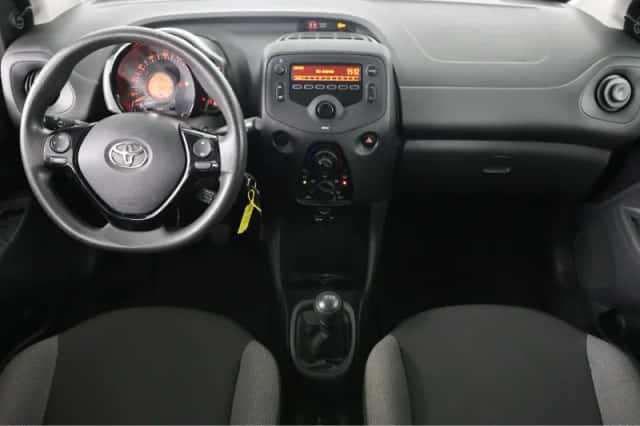 Toyota Aygo (2022) thumbnail 4