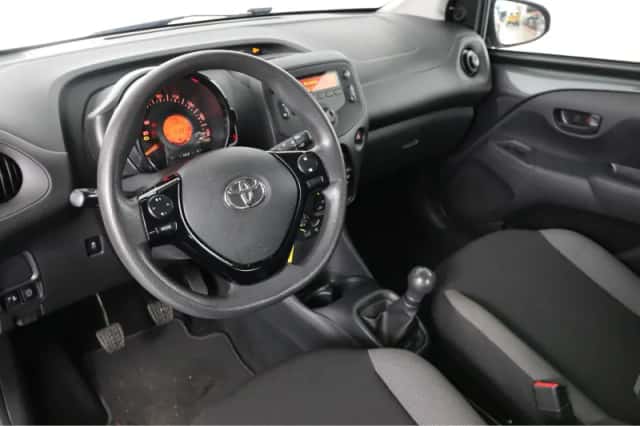 Toyota Aygo (2022) thumbnail 5