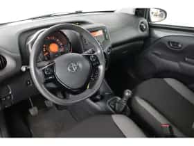 Toyota Aygo (2022) thumbnail 5
