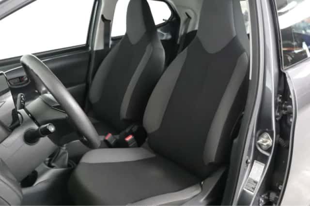 Toyota Aygo (2022) thumbnail 6