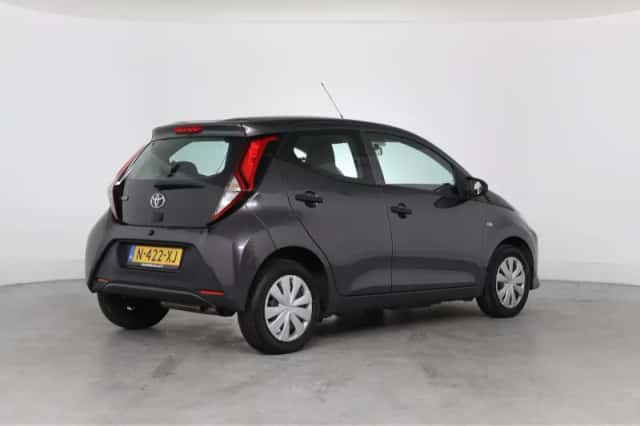 Toyota Aygo (2022) thumbnail 8