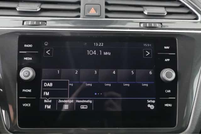 Volkswagen Tiguan (2019) thumbnail 18
