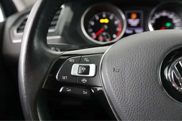 Volkswagen Tiguan (2019) thumbnail 23