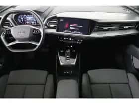 Audi Q4 e-tron (2023) thumbnail 5
