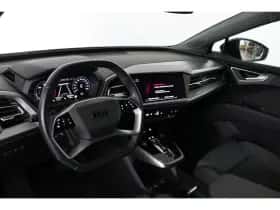 Audi Q4 e-tron (2023) thumbnail 6
