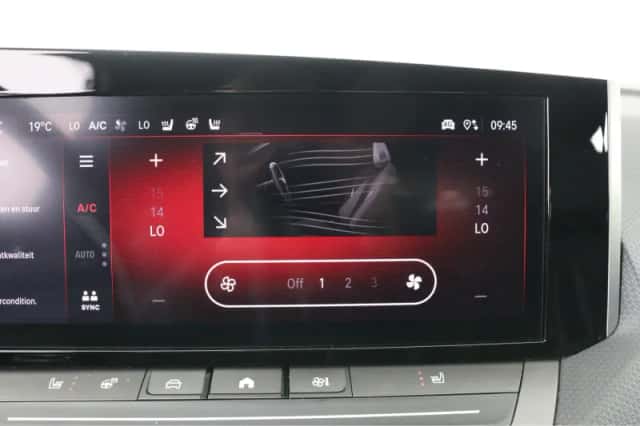 Opel Astra (2022) thumbnail 44
