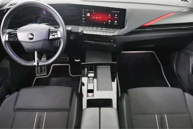 Opel Astra (2022) thumbnail 4