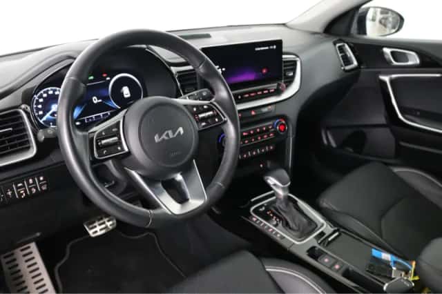 Kia XCeed (2023) thumbnail 5
