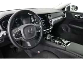 Volvo V60 (2022) thumbnail 5