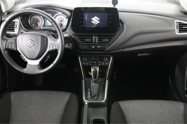 Suzuki S-Cross (2022) thumbnail 4