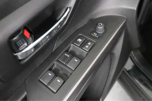 Suzuki S-Cross (2022) thumbnail 32